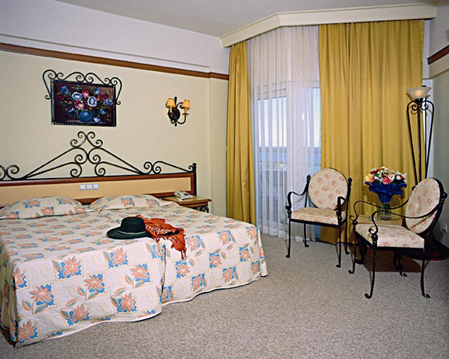 Thalia Beach Resort Hotel Ilica  Dış mekan fotoğraf
