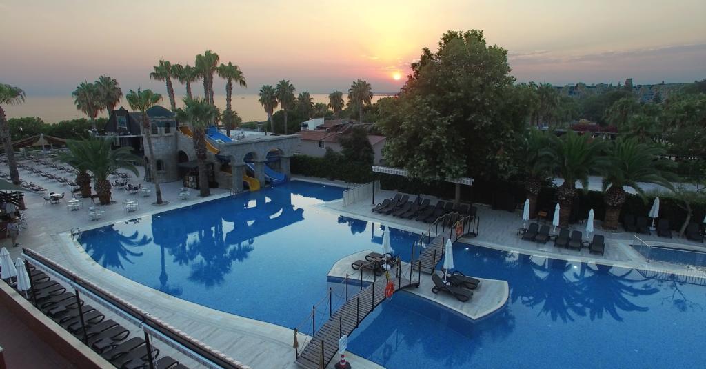 Thalia Beach Resort Hotel Ilica  Dış mekan fotoğraf