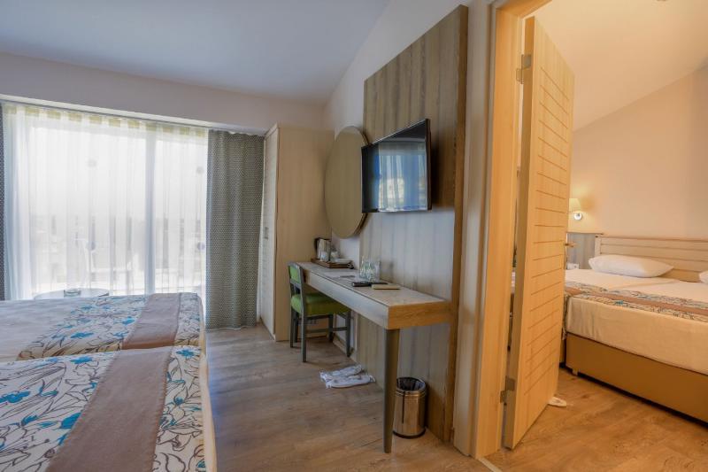 Thalia Beach Resort Hotel Ilica  Dış mekan fotoğraf